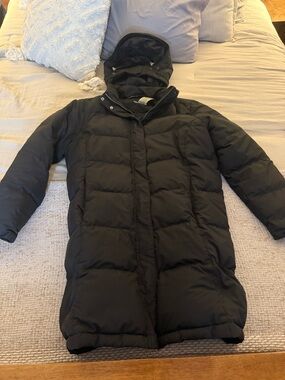 L.L.Bean down black long style puffer winter women’s Jacket size XL regular